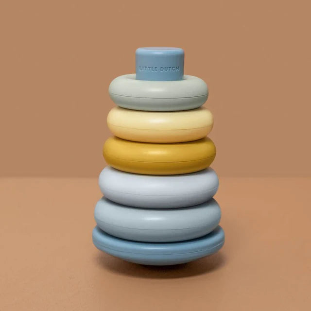 Anelli impilabili di plastica blu