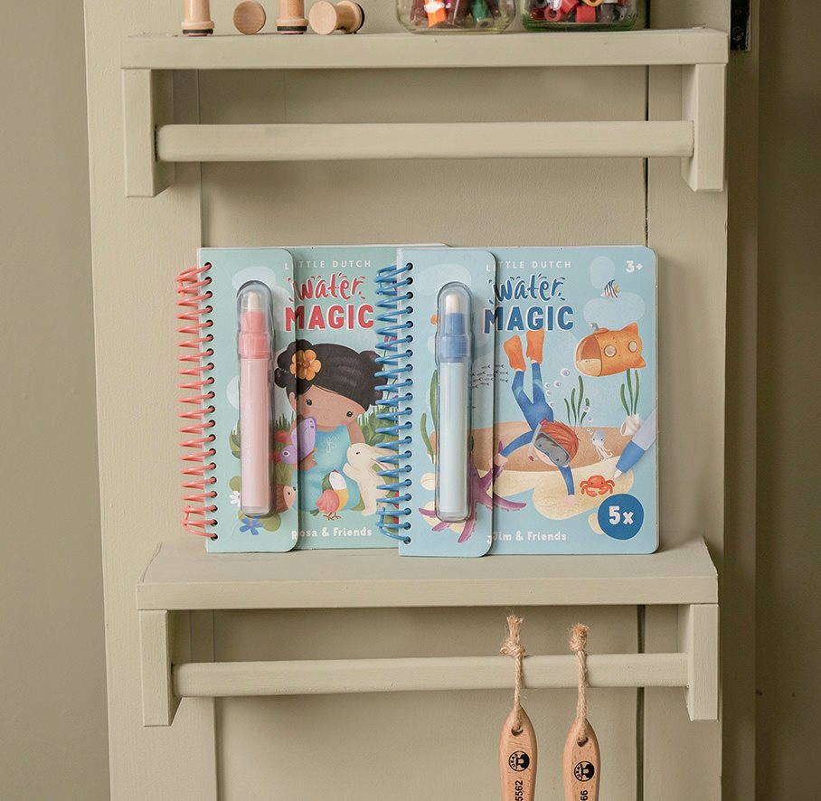 Libro magico ad acqua