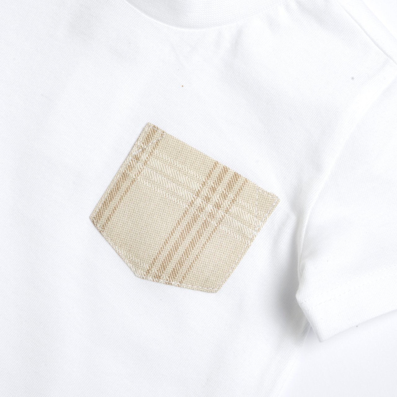 T-shirt con taschino
