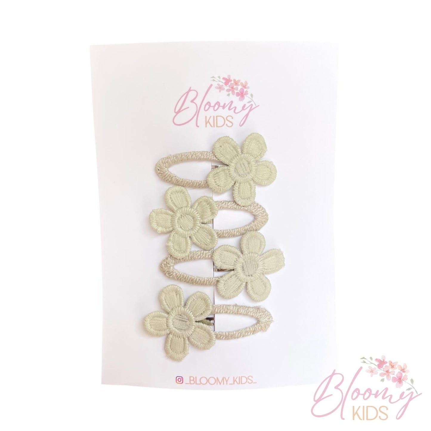 Clip con fiori crochet