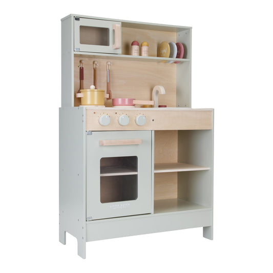 Cucina in legno con accessori