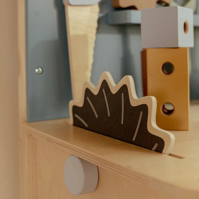 Banco da lavoro con attrezzi