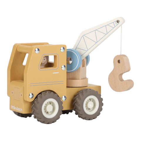 Camion con gru di legno