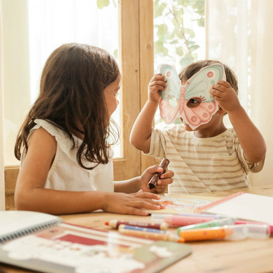 Libro con forbici Rosa