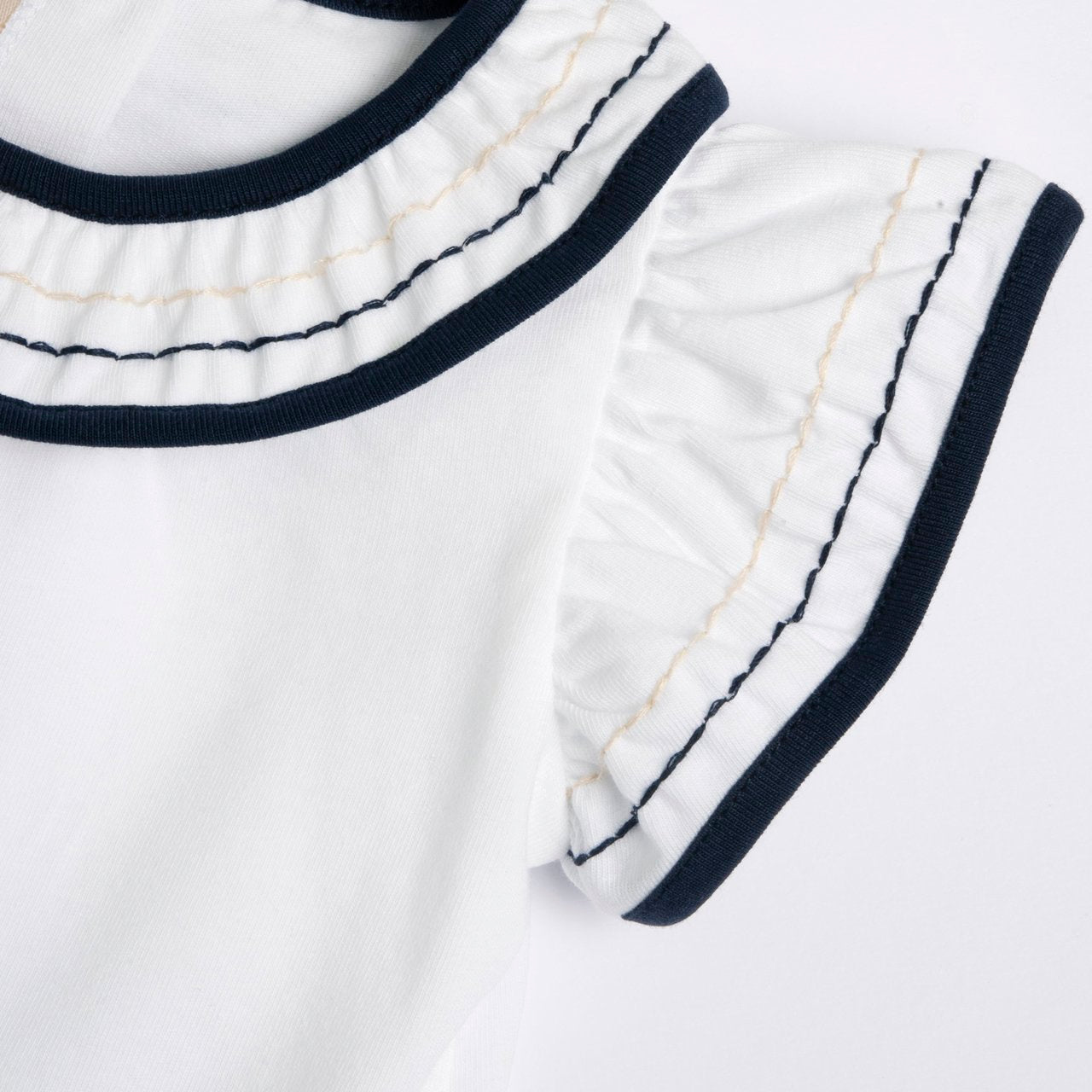 T-shirt con bordi a contrasto