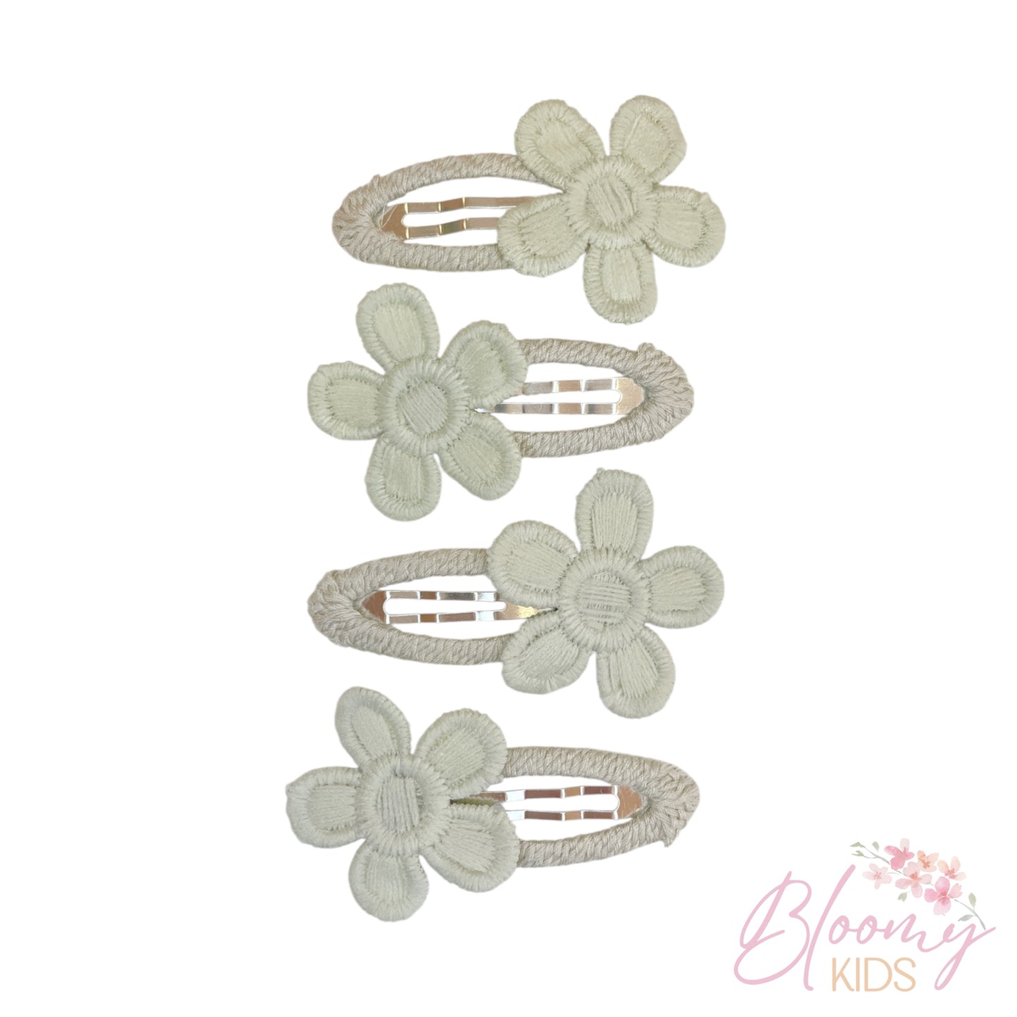 Clip con fiori crochet