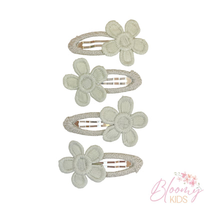 Clip con fiori crochet