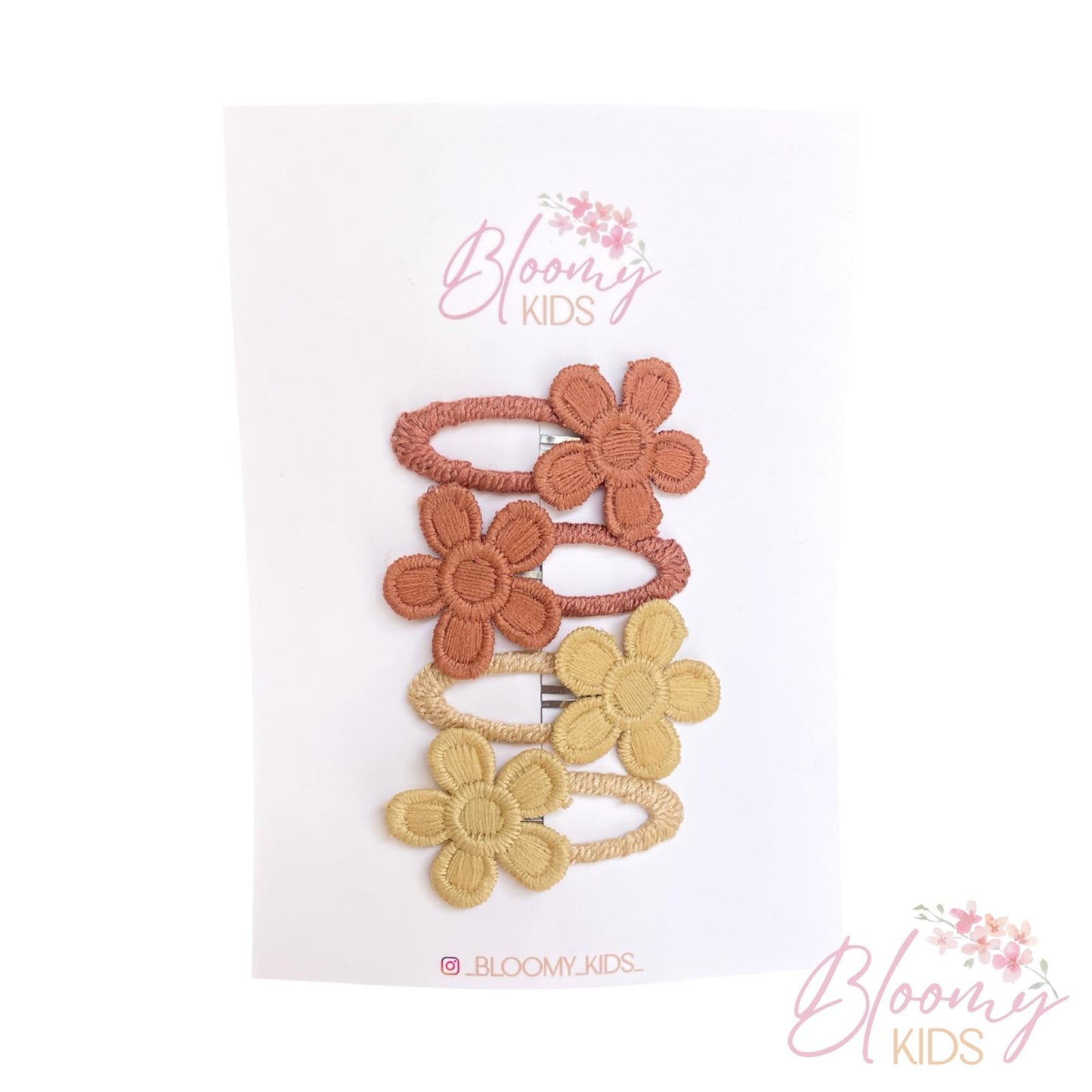 Clip con fiori crochet