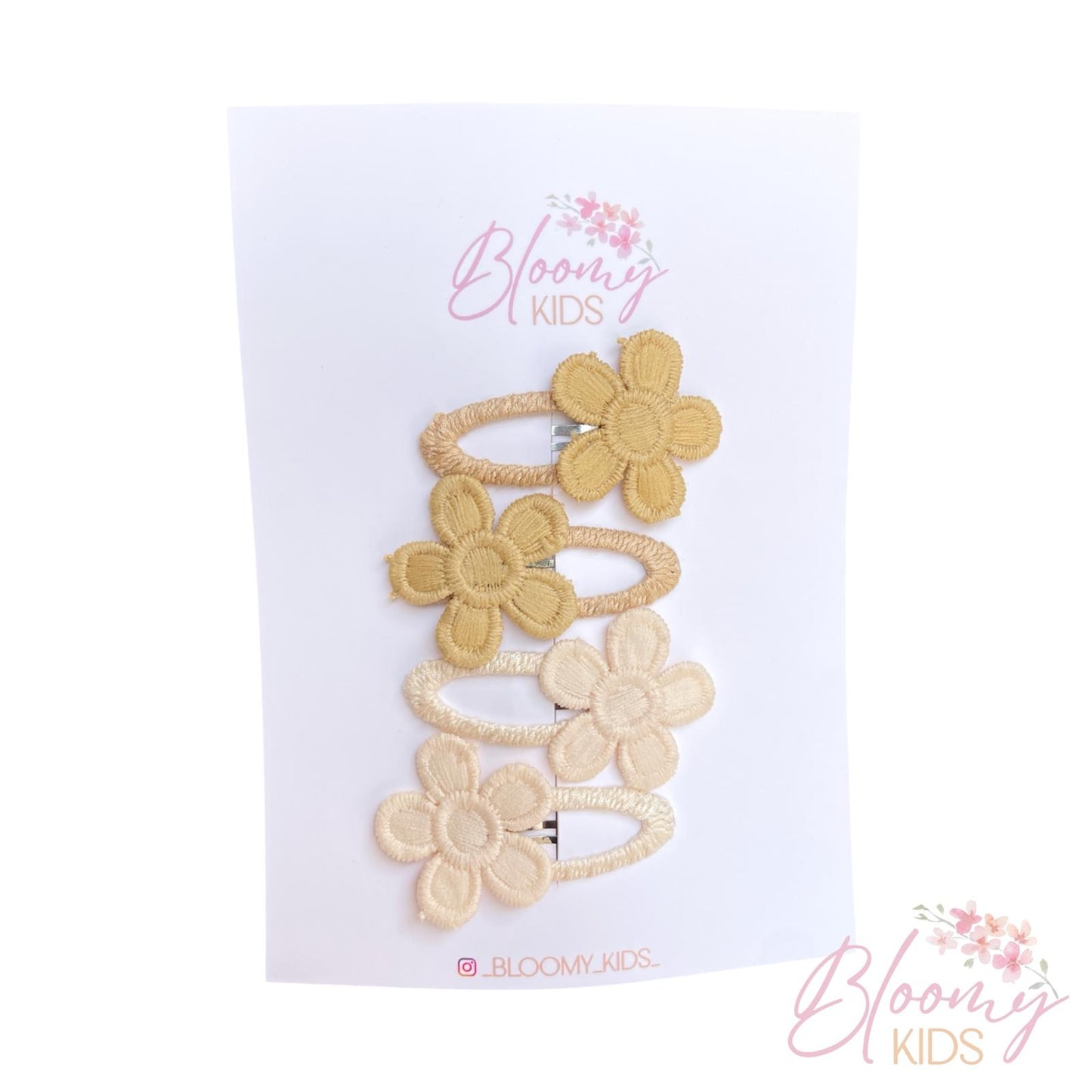 Clip con fiori crochet